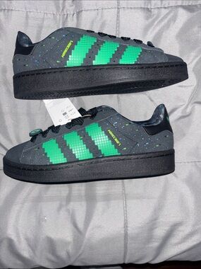 adidas Kids Gray & Neon Green Pixel-Stripe Sneakers Minecraft’s size 5.5
